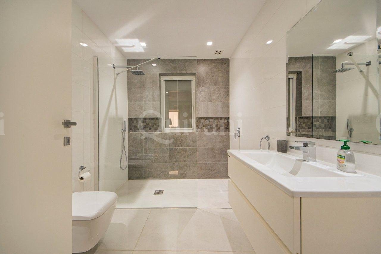 Seafront furnished apartment