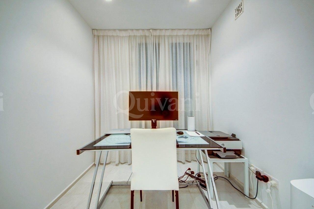 Seafront furnished apartment