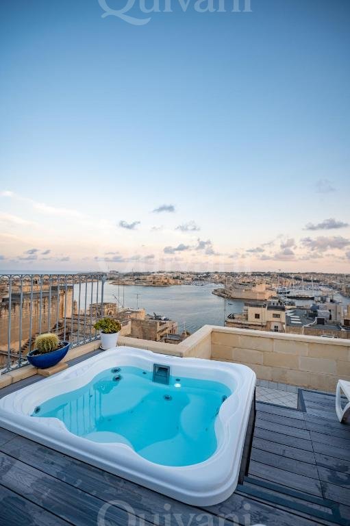 Beautiful townhouse/guesthouse in a UNESCO world heritage site/ Valletta