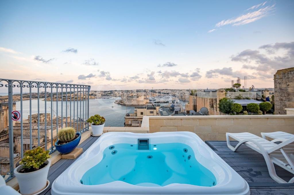 Beautiful townhouse/guesthouse in a UNESCO world heritage site/ Valletta