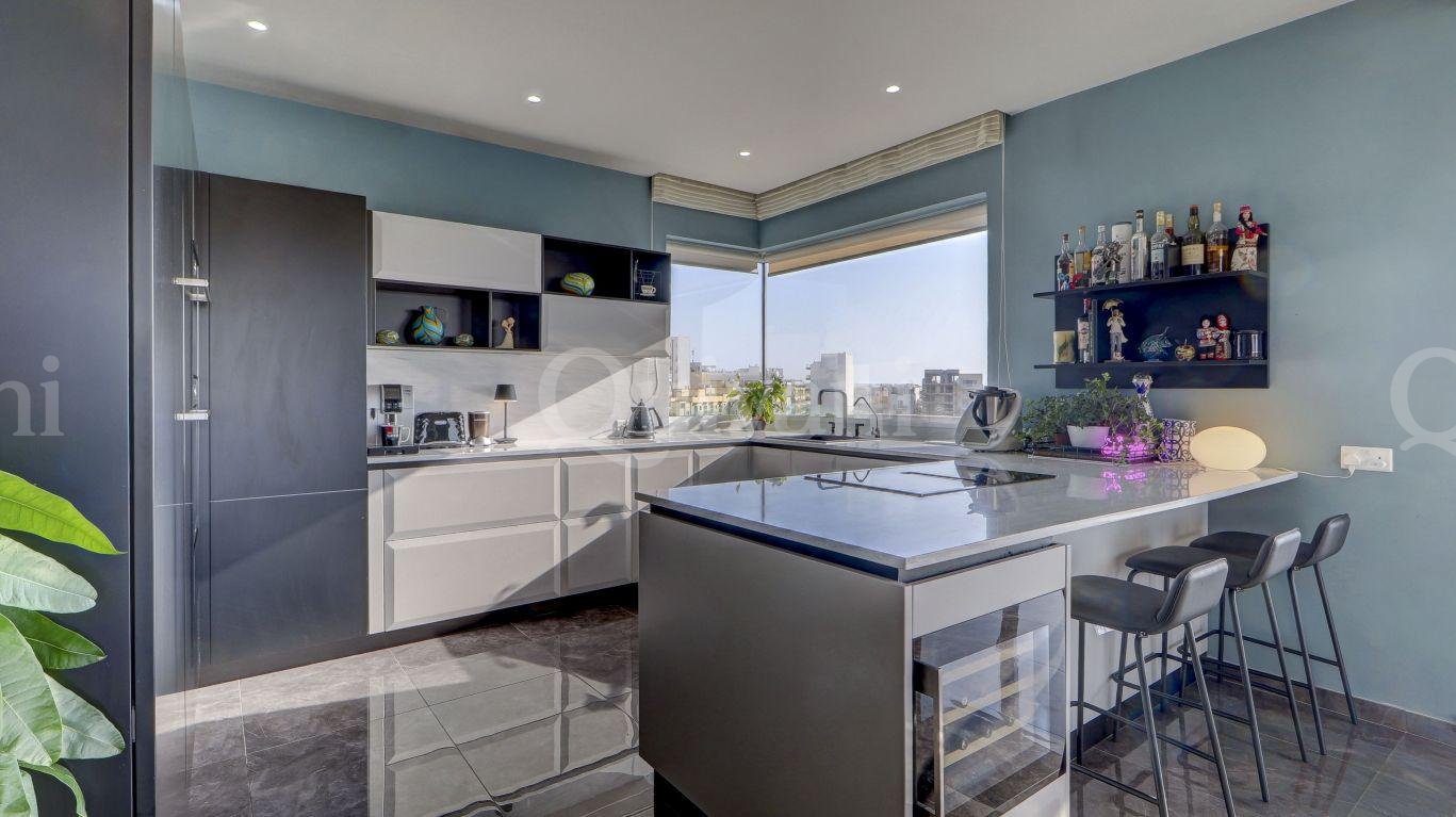 Qawra, Furnished, Penthouse