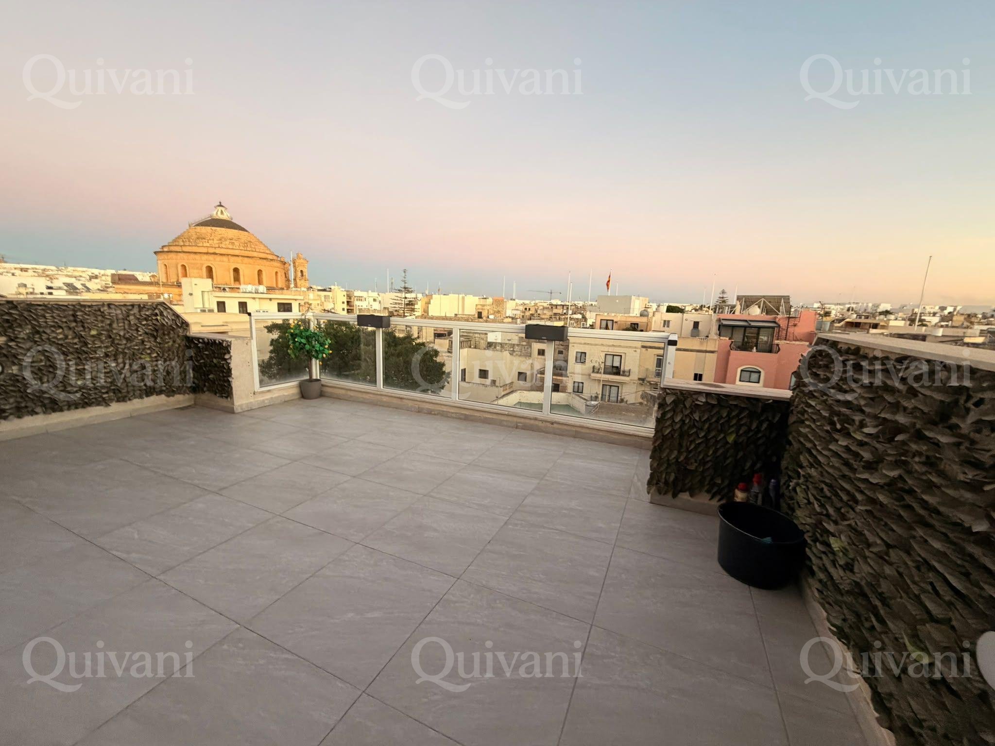 Furnished Penthouse in Mosta
