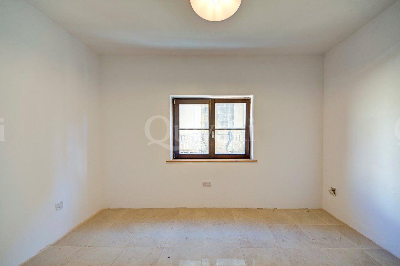Fully converted 4/5 Bedroom Corner Townhouse in UCA