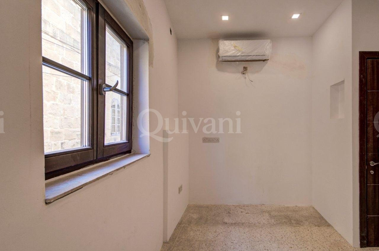 Fully converted 4/5 Bedroom Corner Townhouse in UCA