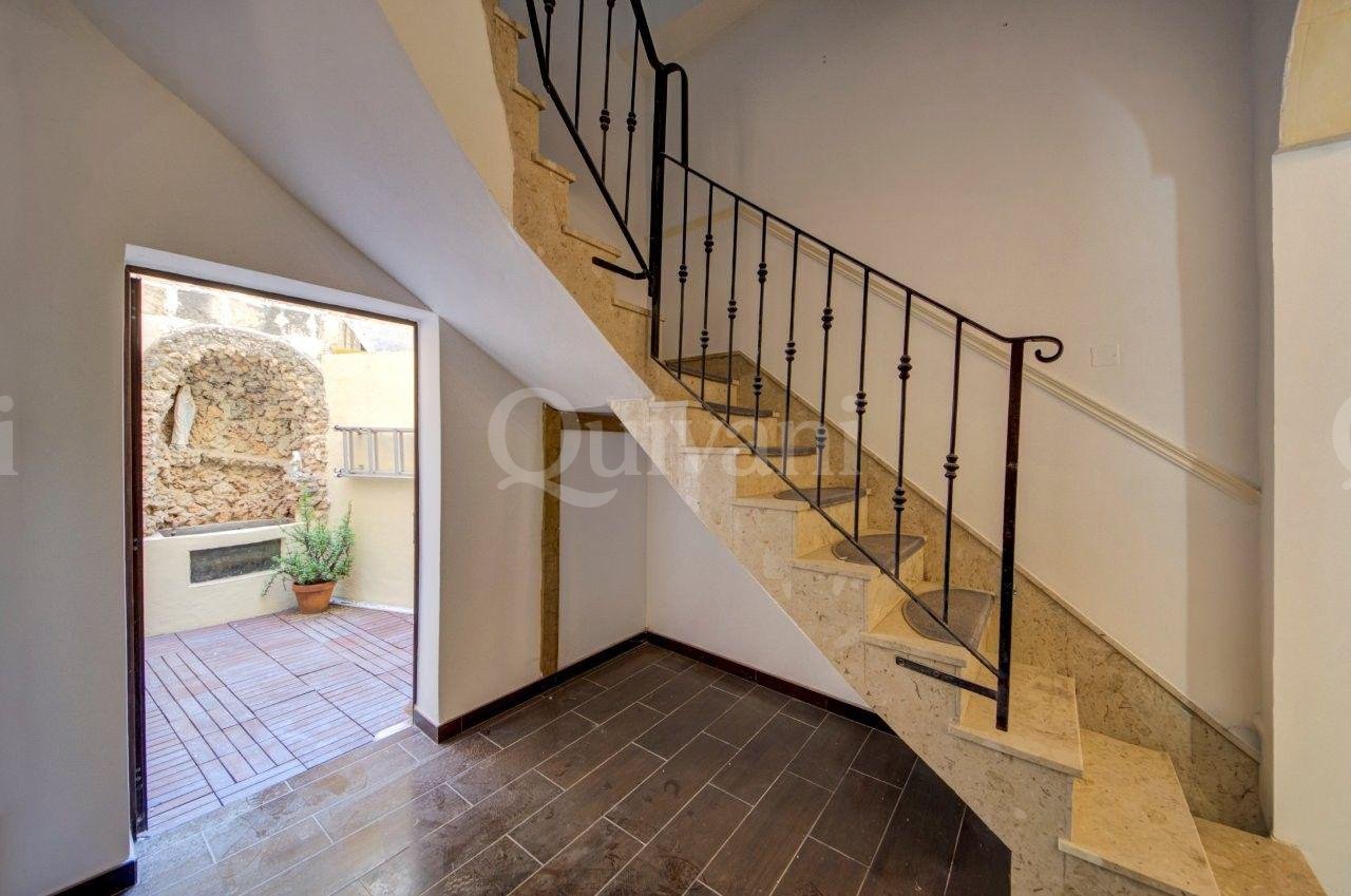 Fully converted 4/5 Bedroom Corner Townhouse in UCA