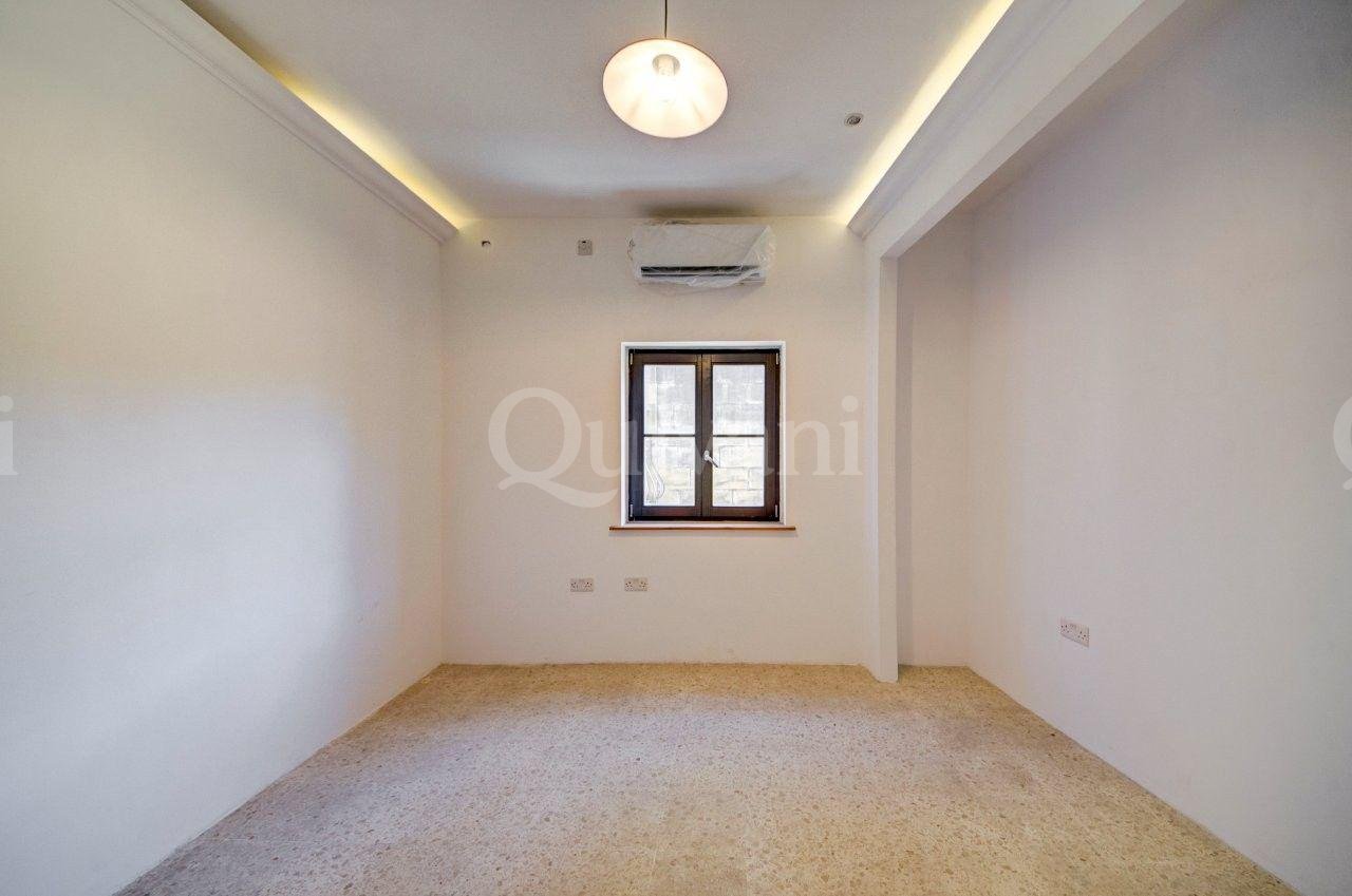 Fully converted 4/5 Bedroom Corner Townhouse in UCA