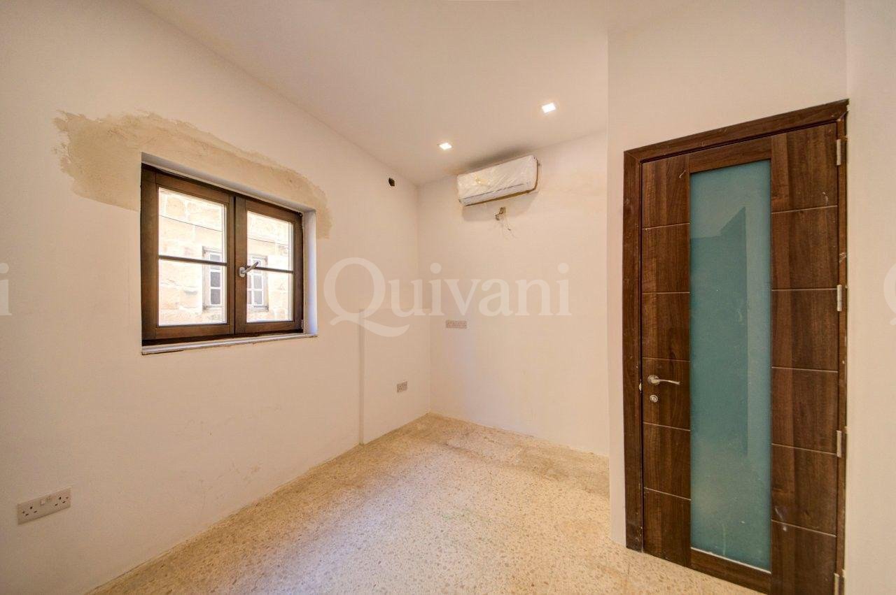 Fully converted 4/5 Bedroom Corner Townhouse in UCA