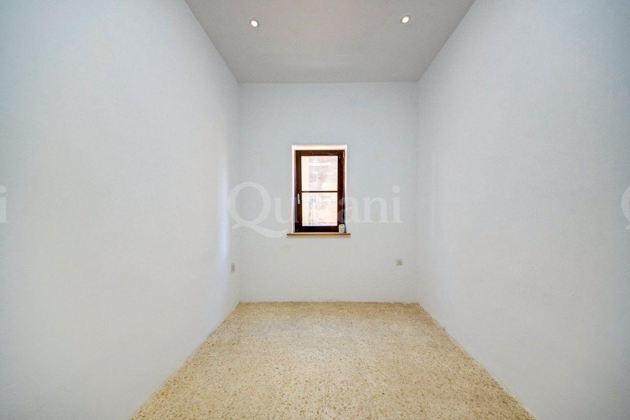 Fully converted 4/5 Bedroom Corner Townhouse in UCA