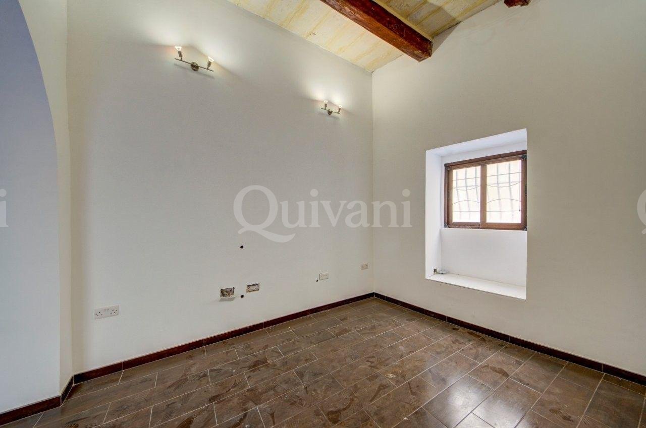 Fully converted 4/5 Bedroom Corner Townhouse in UCA