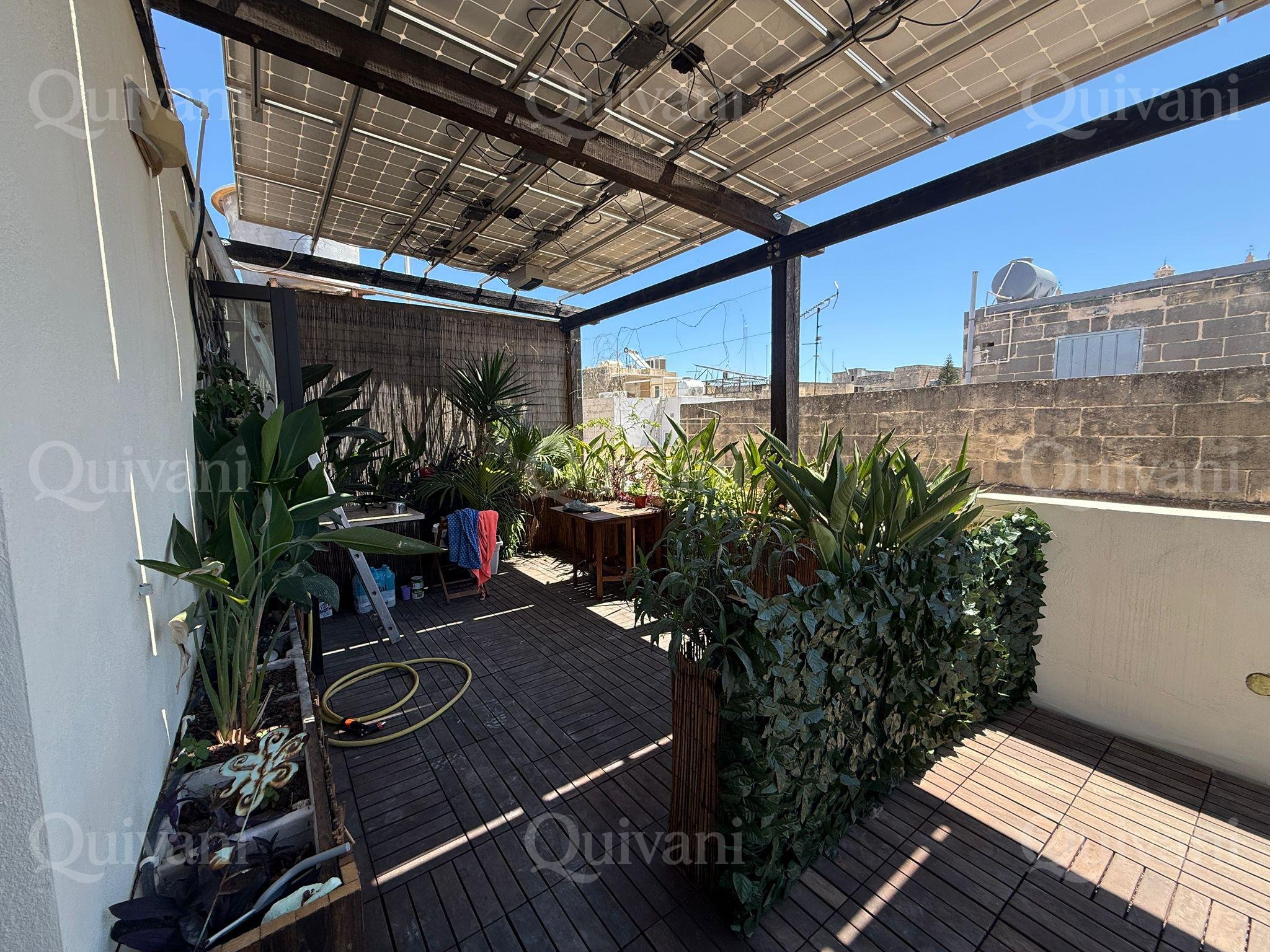 Fully converted 4/5 Bedroom Corner Townhouse in UCA.