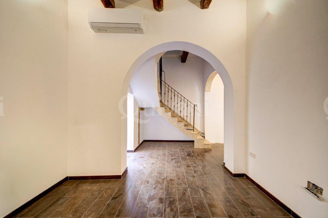 Fully converted 4/5 Bedroom Corner Townhouse in UCA