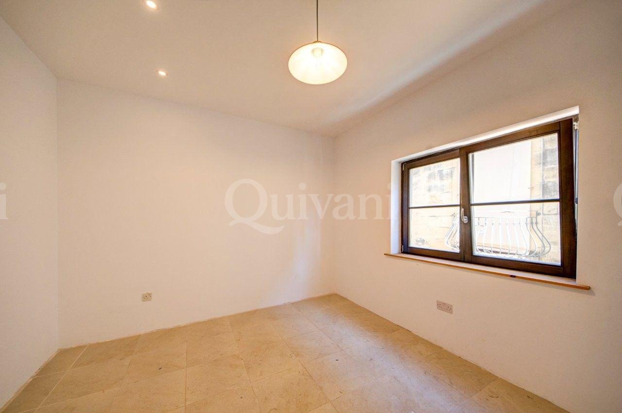 Fully converted 4/5 Bedroom Corner Townhouse in UCA