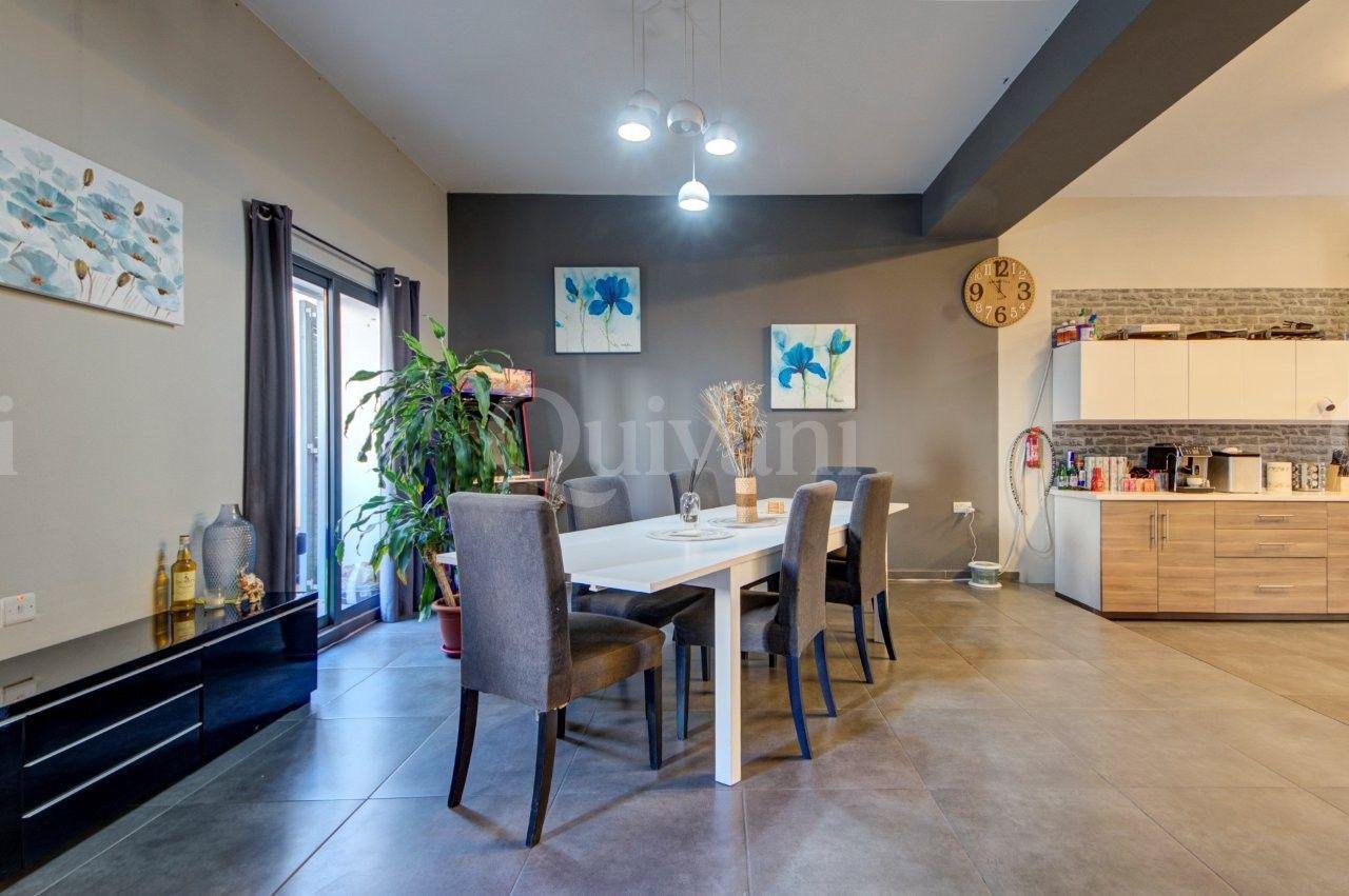 Sliema, Furnished Apartment + CAR SPACE