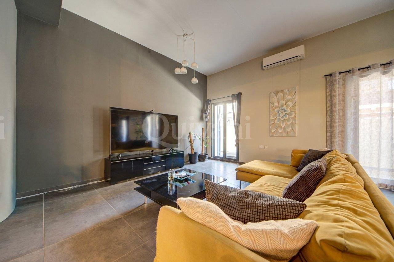 Sliema, Furnished Apartment + CAR SPACE