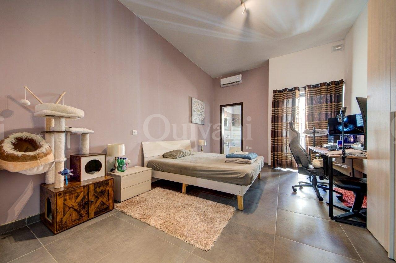 Sliema, Furnished Apartment + CAR SPACE