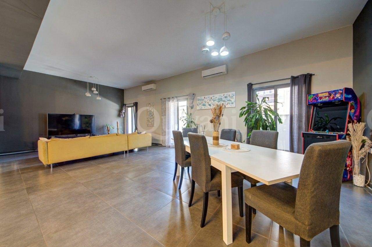 Sliema, Furnished Apartment + CAR SPACE