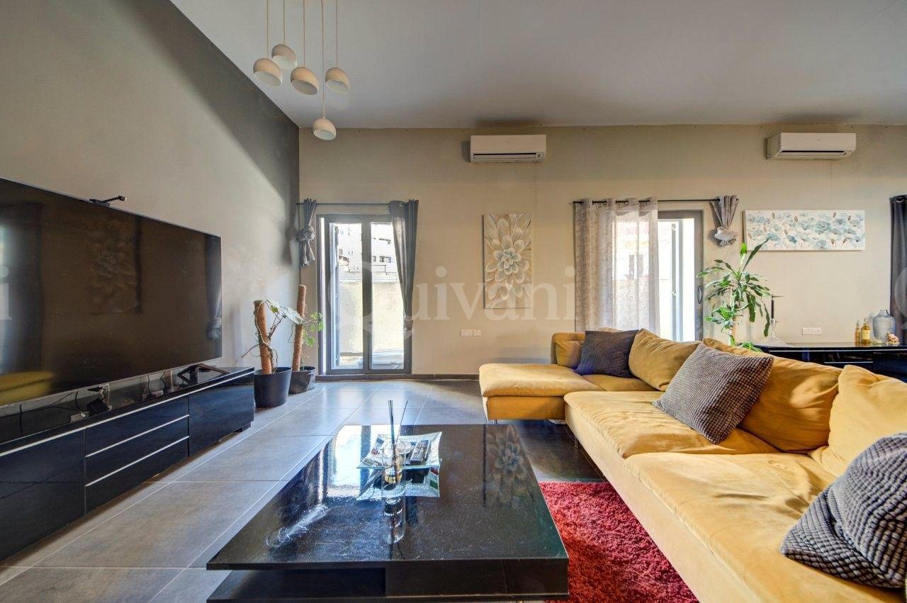 Sliema, Furnished Apartment + CAR SPACE