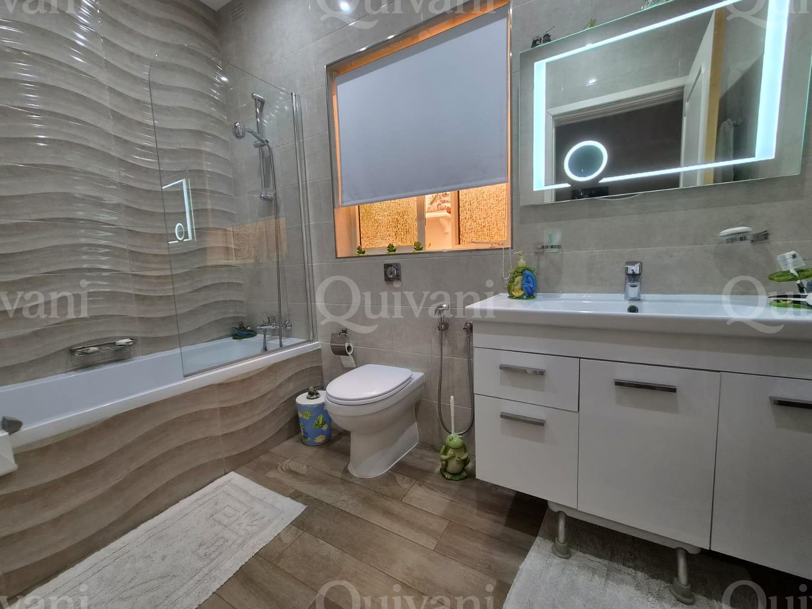 FGURA - Solitary maisonette with garage and airspace
