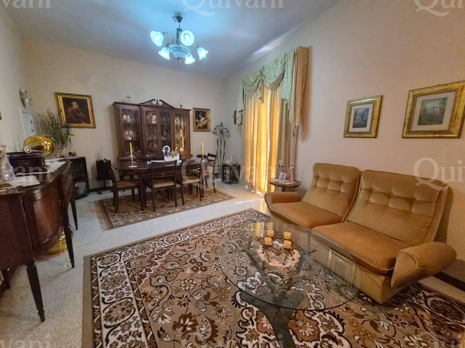 FGURA - Solitary maisonette with garage and airspace