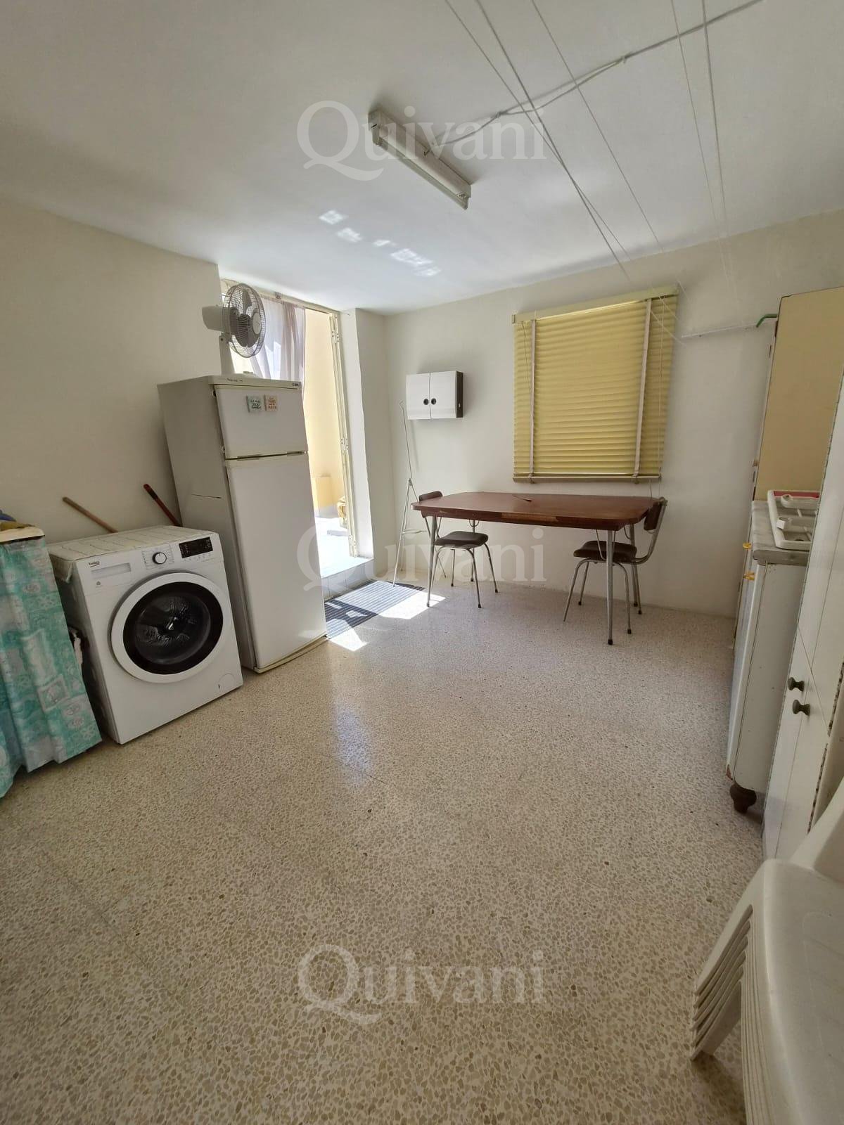 FGURA - Solitary maisonette with garage and airspace