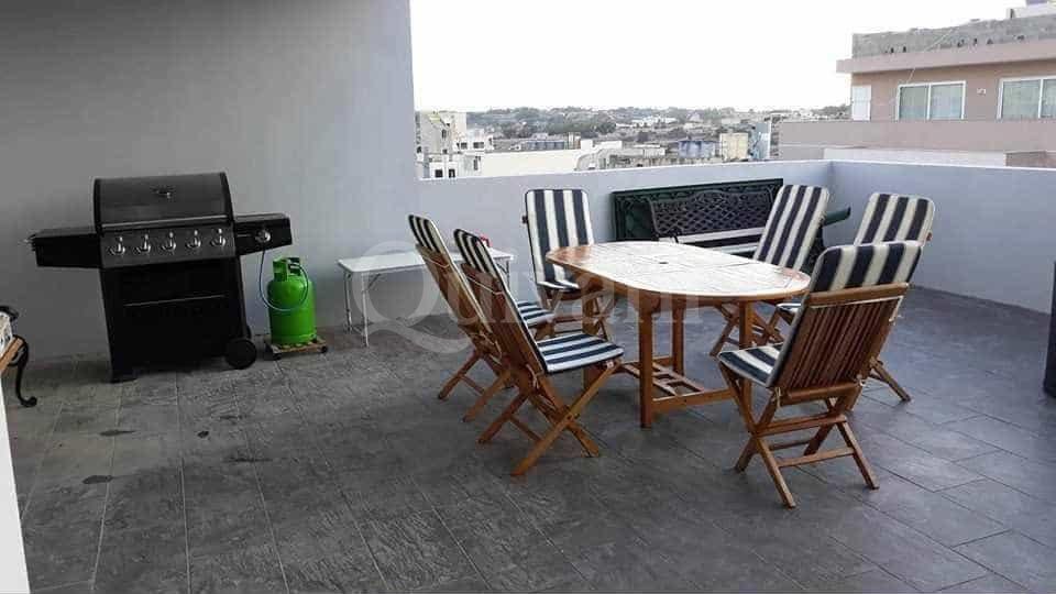 Fully Furnished 2 Bedrooms Apartment with outdoor BBQ Area and washroom on the Roof Terrace