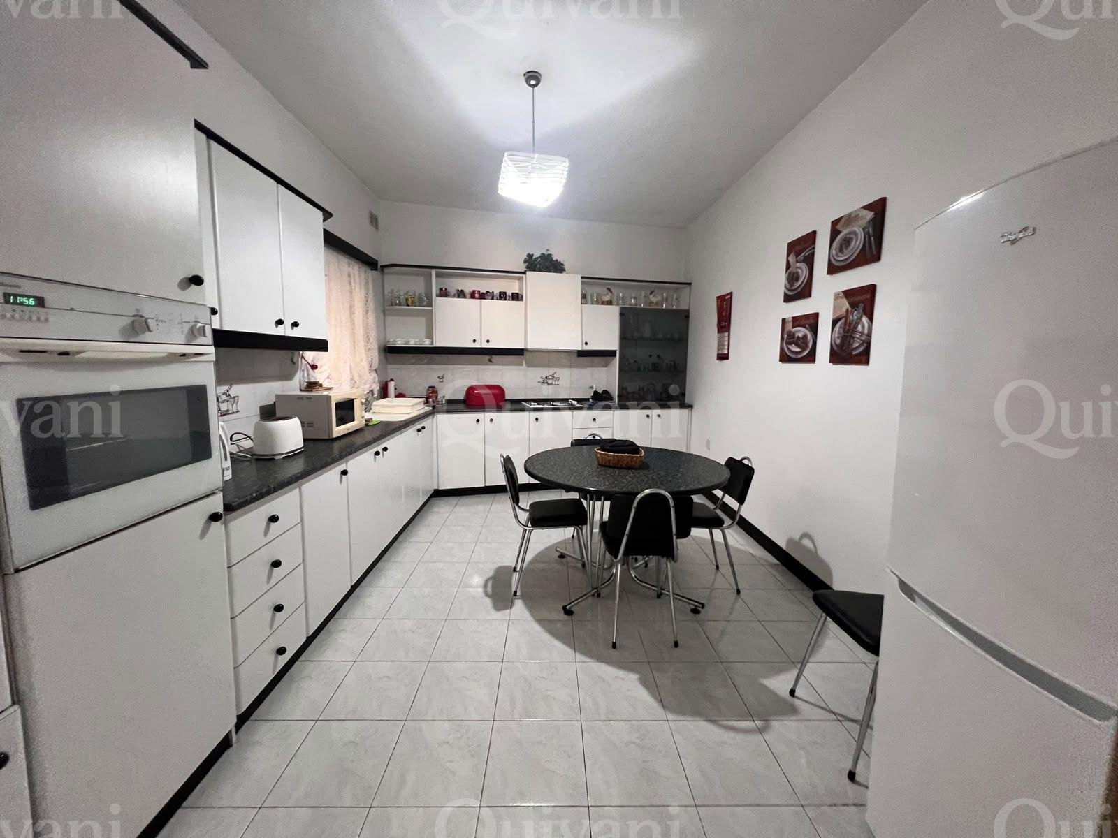 Fully Furnished 2 Bedrooms Apartment with outdoor BBQ Area and washroom on the Roof Terrace