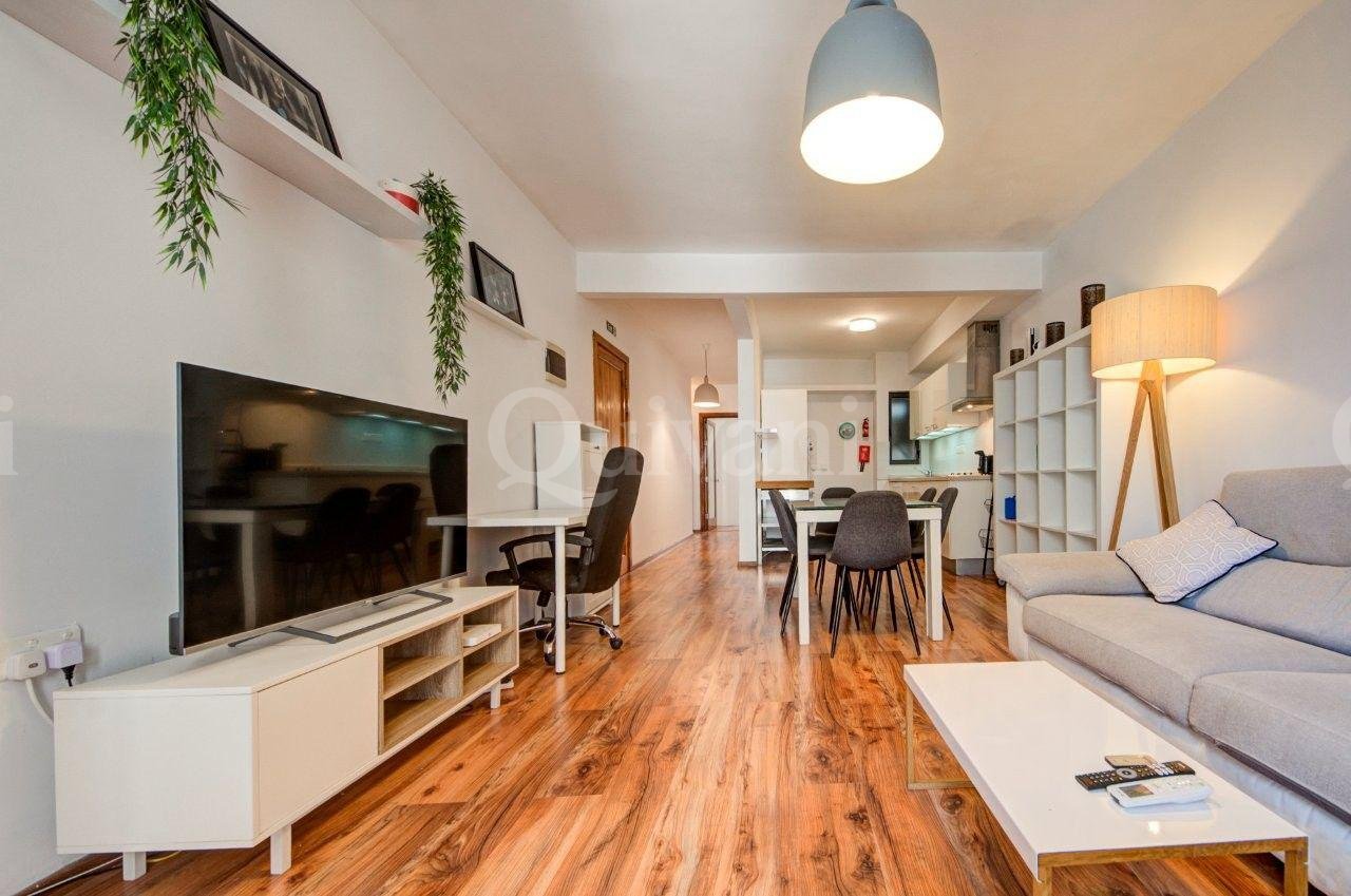 Fully furnished 2 bedroom plus study apartment