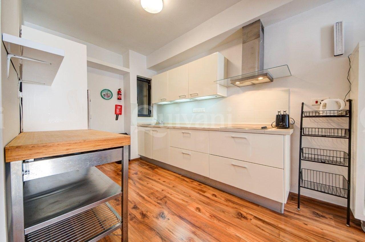 Fully furnished 2 bedroom plus study apartment