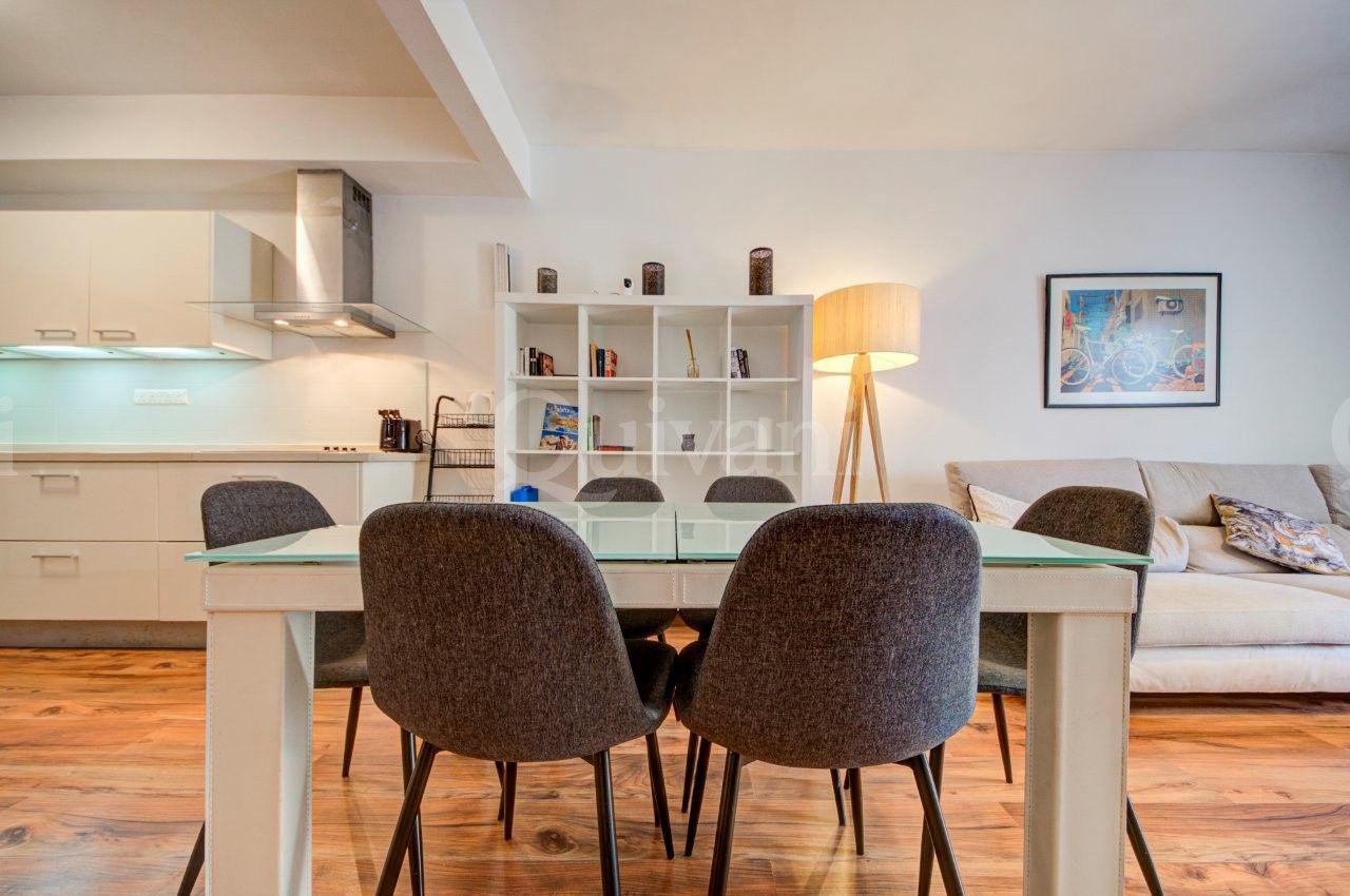 Fully furnished 2 bedroom plus study apartment