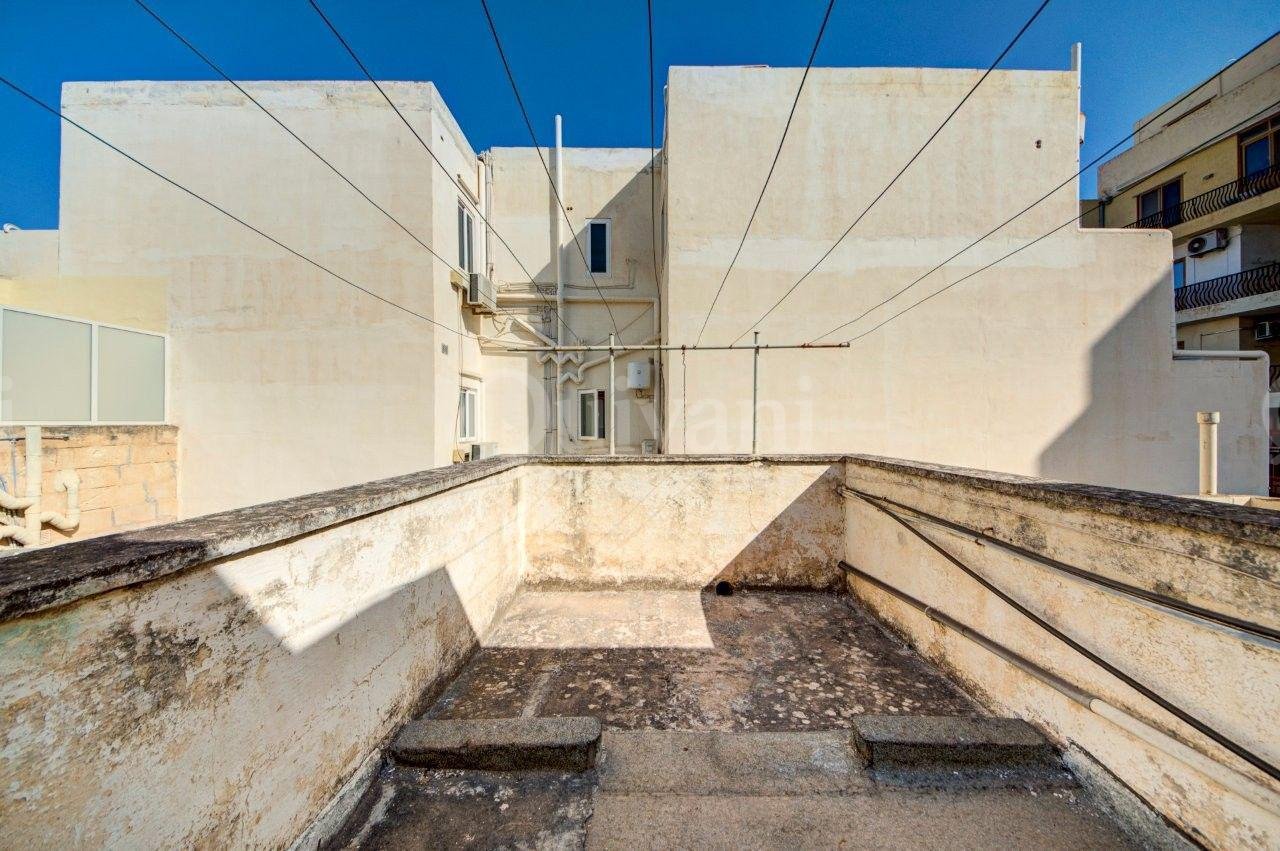 Sliema - Unconverted Townhouse in Sliema