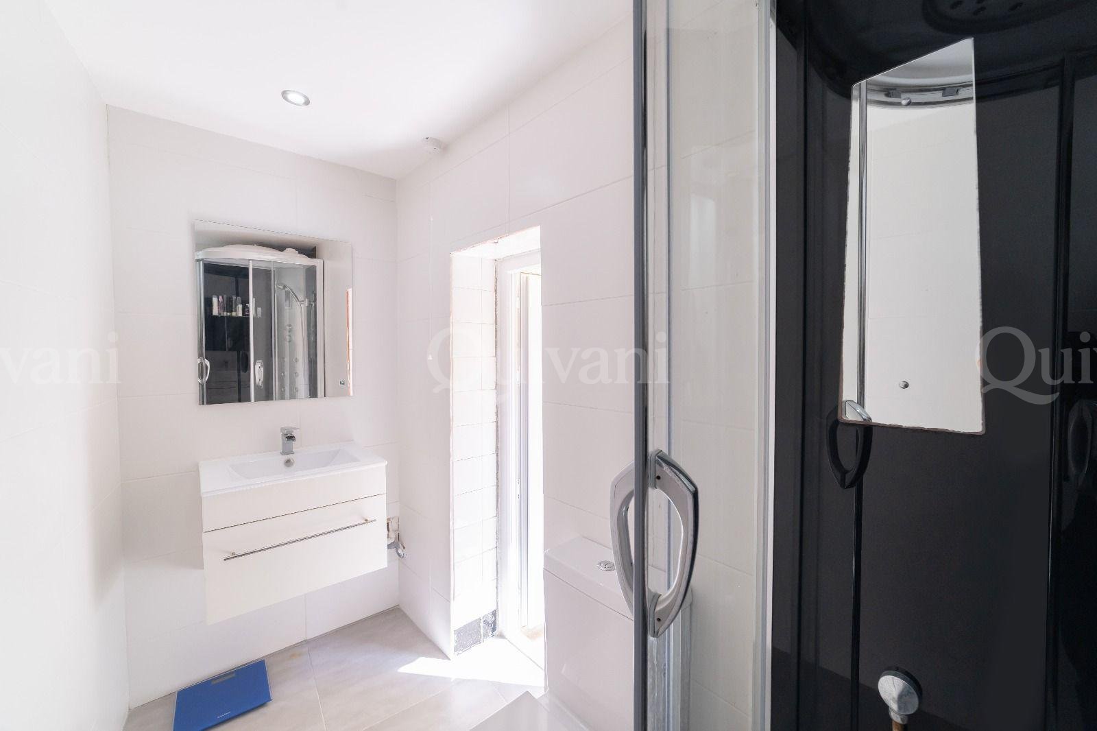 4 bedroom converted town house in UCA