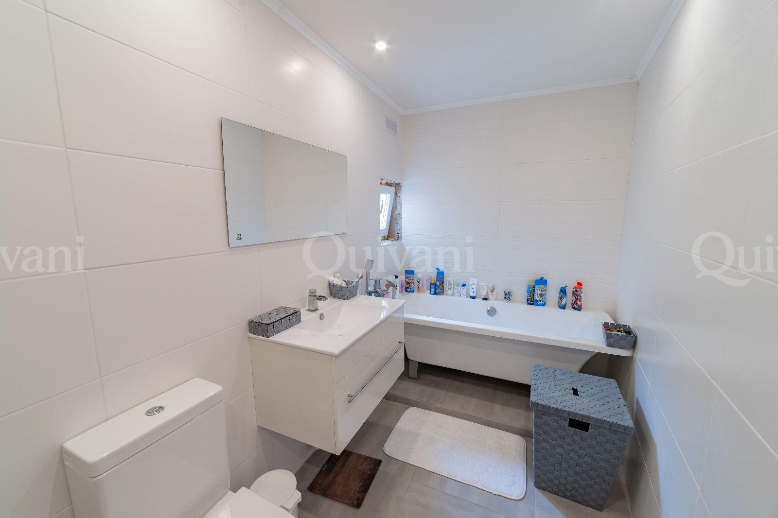 4 bedroom converted town house in UCA