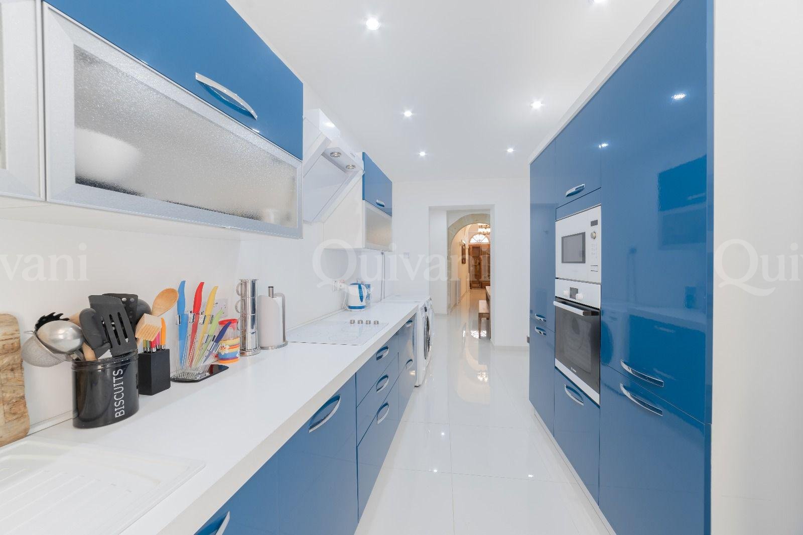 4 bedroom converted town house in UCA