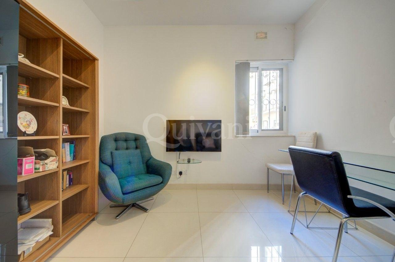 Sliema, Furnished Apartment with Car Space