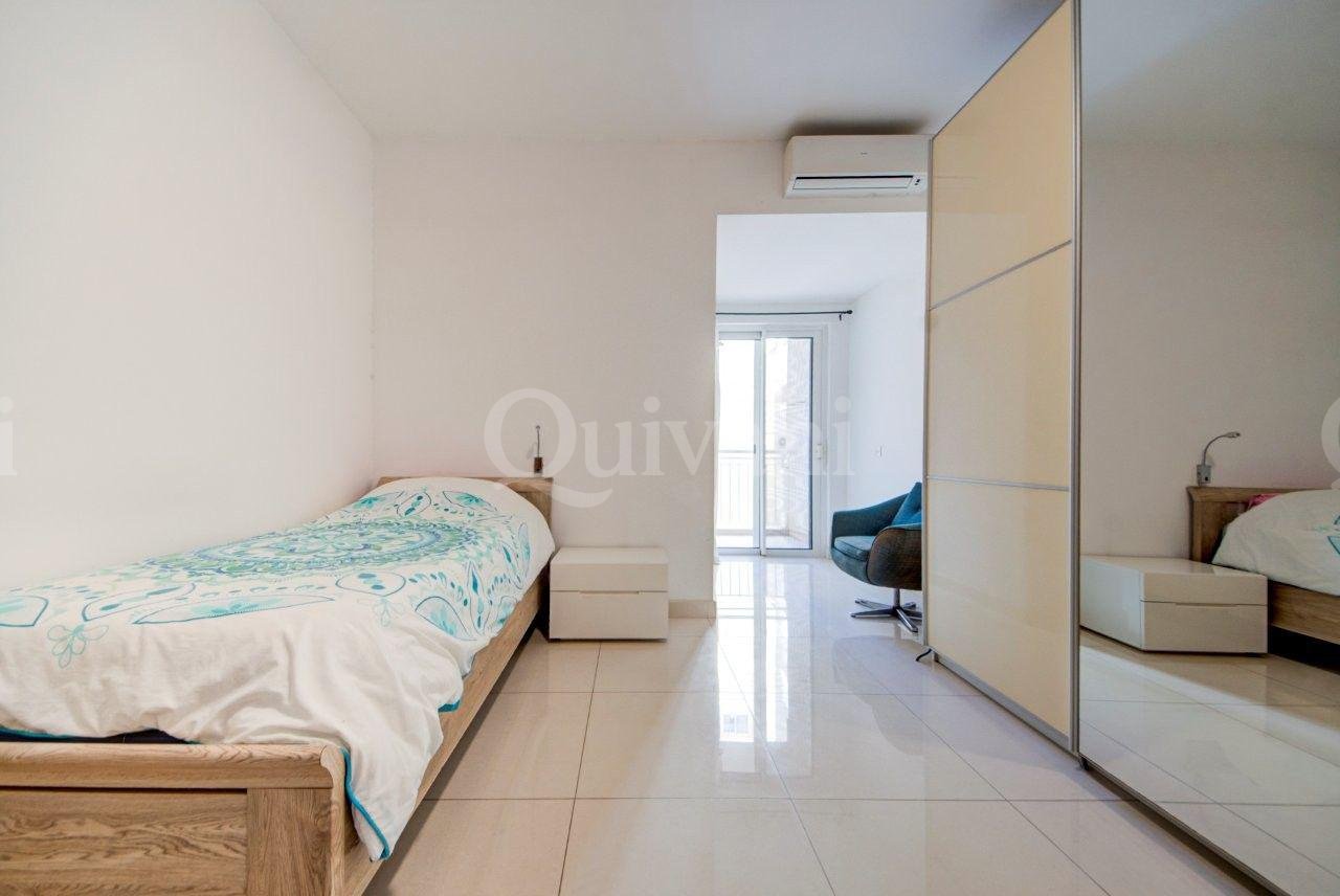 Sliema, Furnished Apartment with Car Space