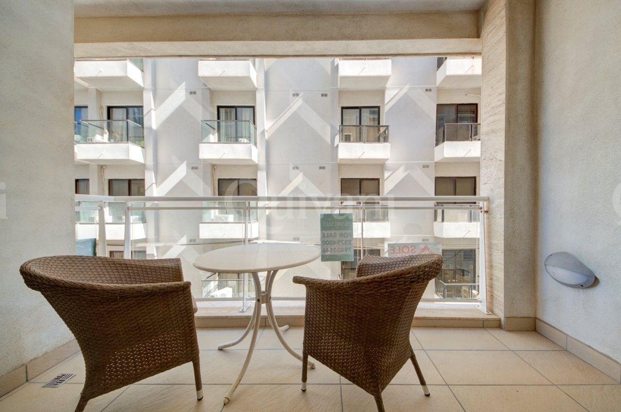 Sliema, Furnished Apartment with Car Space