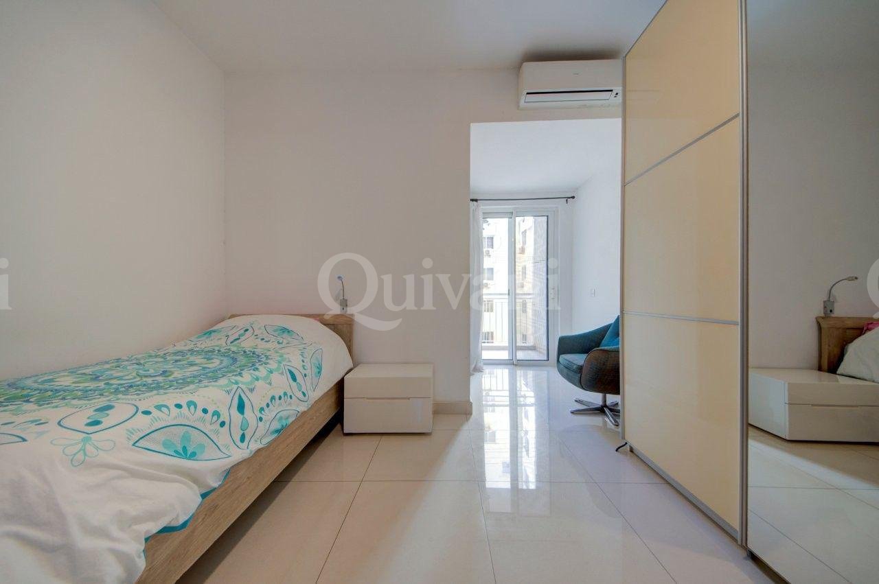 Sliema, Furnished Apartment with Car Space