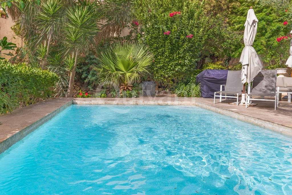 Sliema, Converted Town House