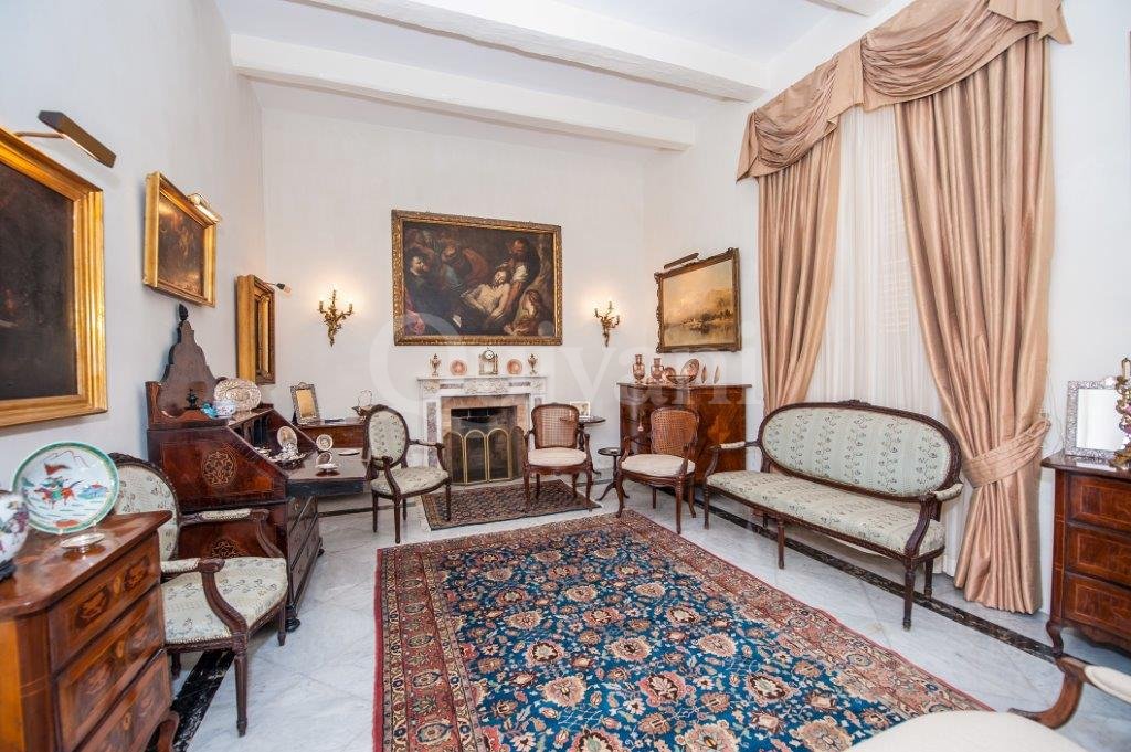 St Julians, Converted Town House