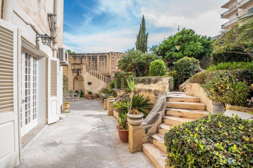 St Julians, Converted Town House