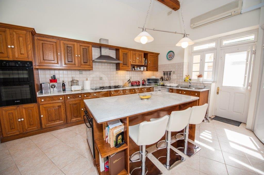 St Julians, Converted Town House