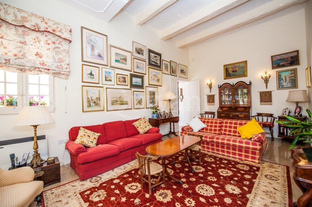 St Julians, Converted Town House