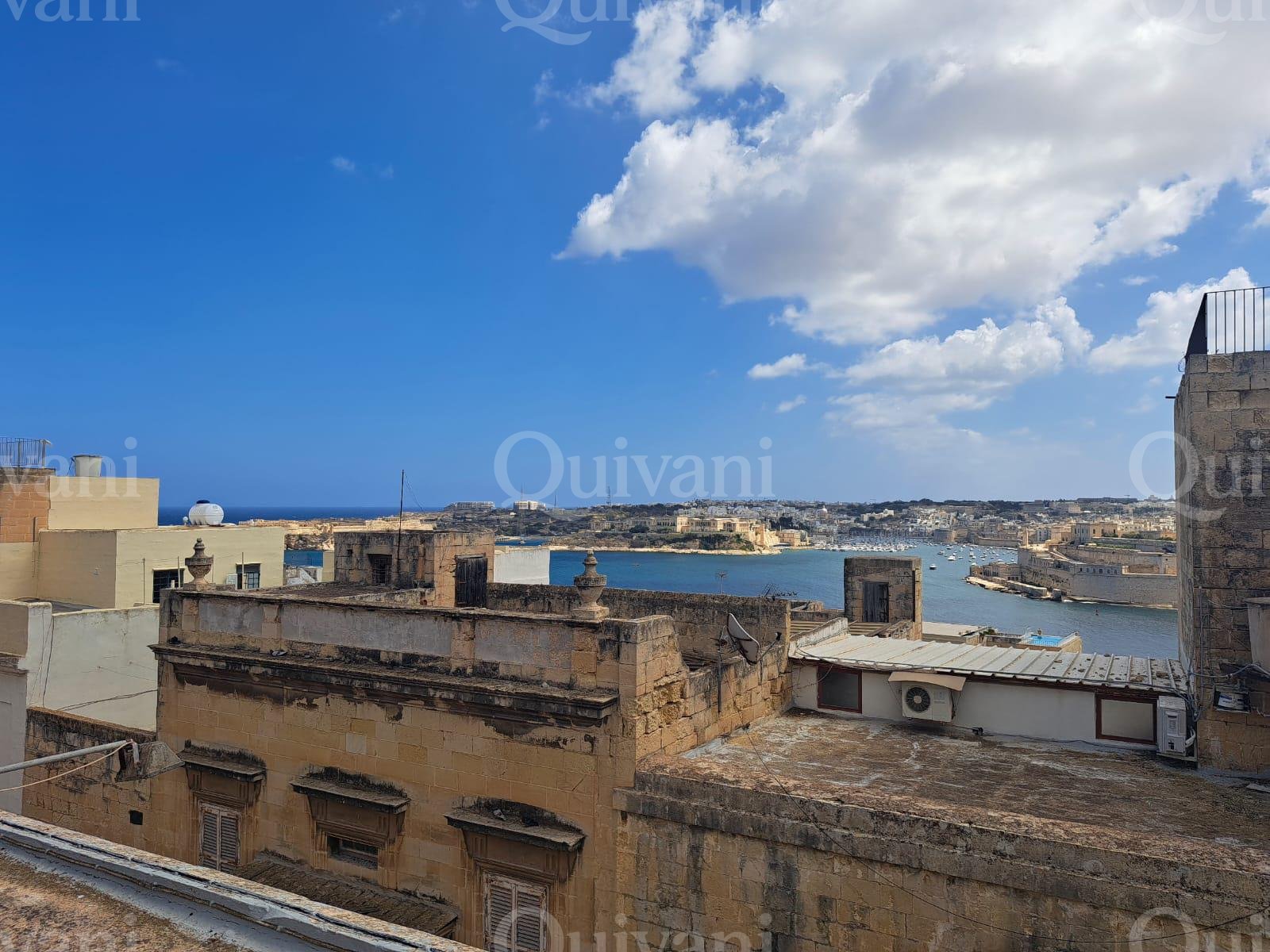 Valletta, Unconverted Palazzo