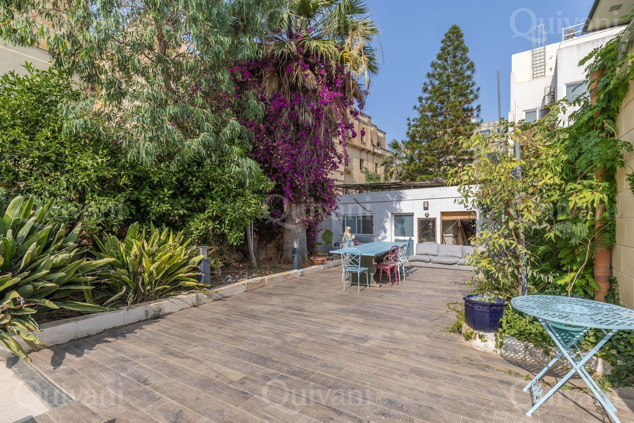 St Julians, Converted Town House