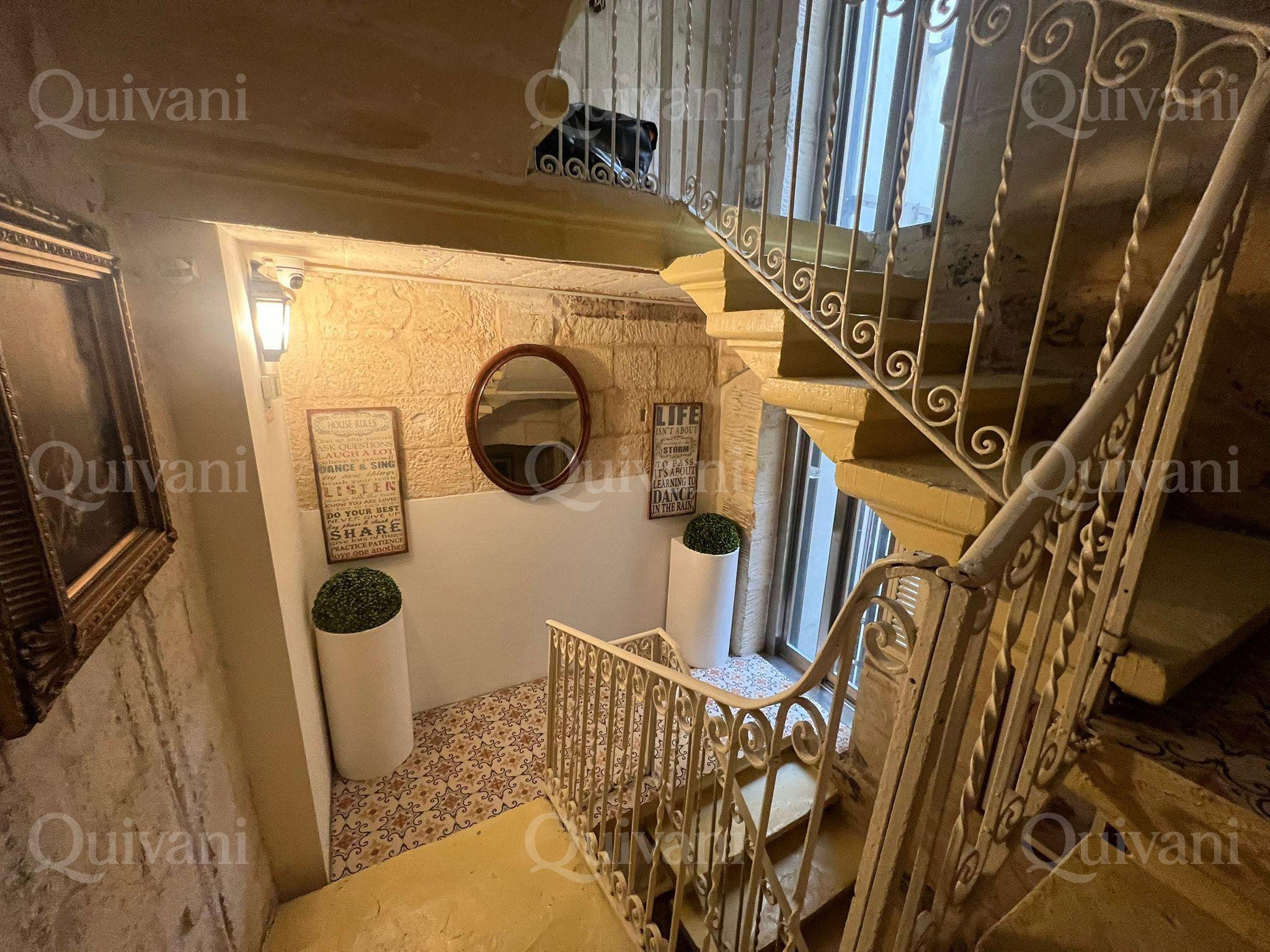 Stunning 2-Bedroom Apartment – Valletta