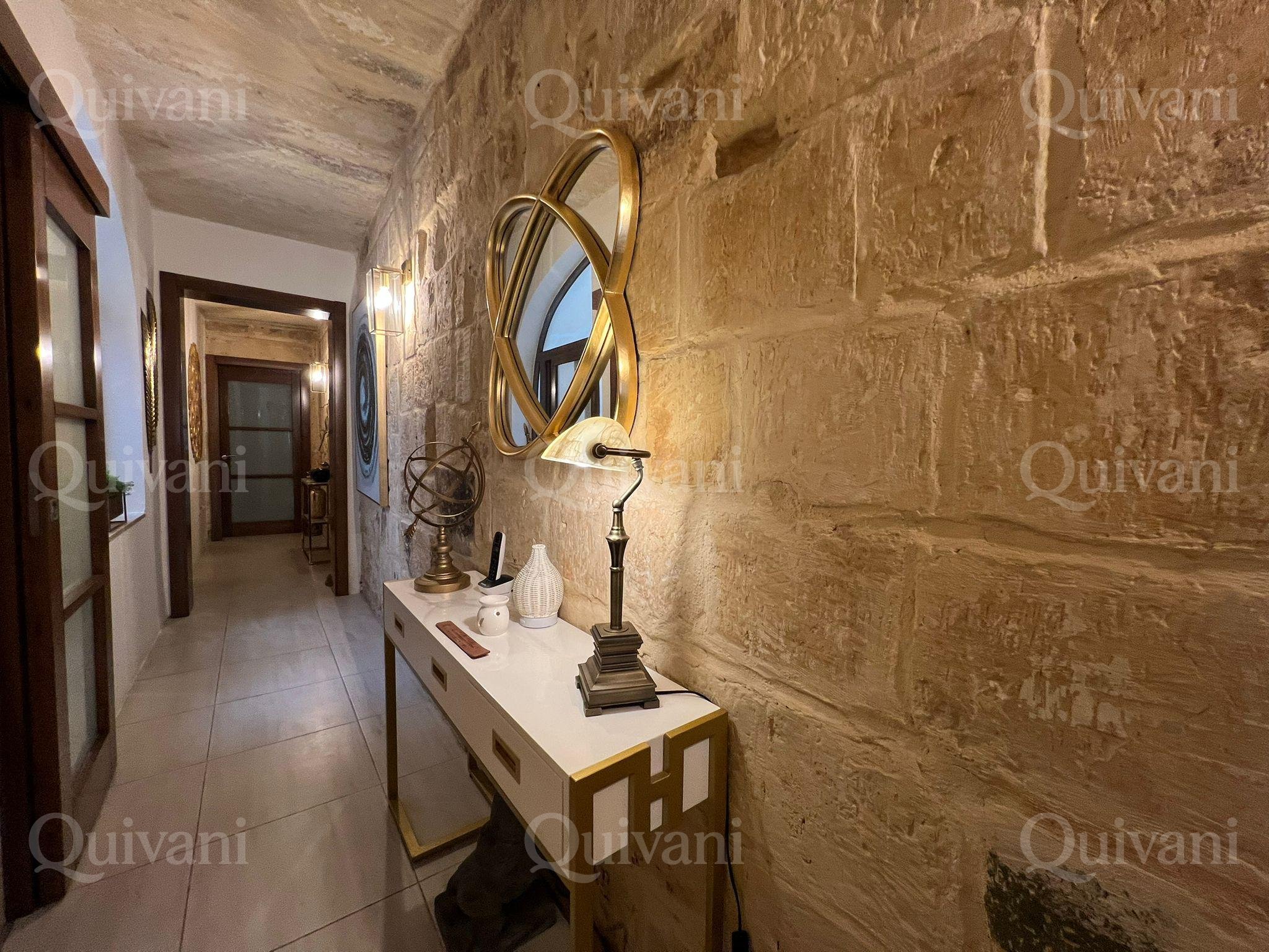 Stunning 2-Bedroom Apartment – Valletta