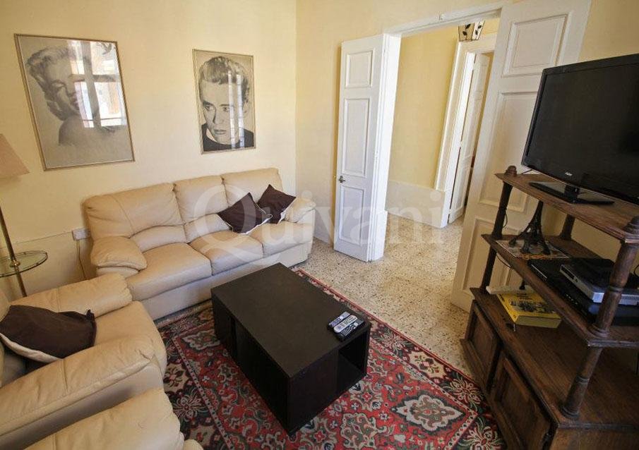 Naxxar, Furnished Town House
