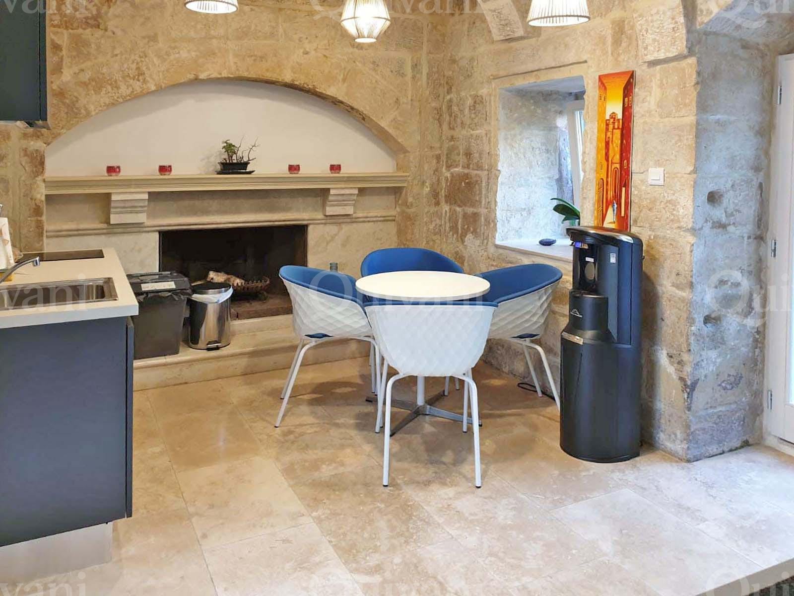Naxxar, Fully Equipped Office