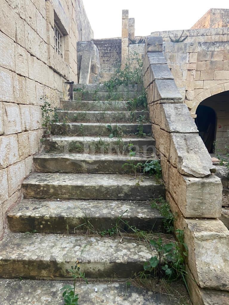 Zebbug, Unconverted House of Character
