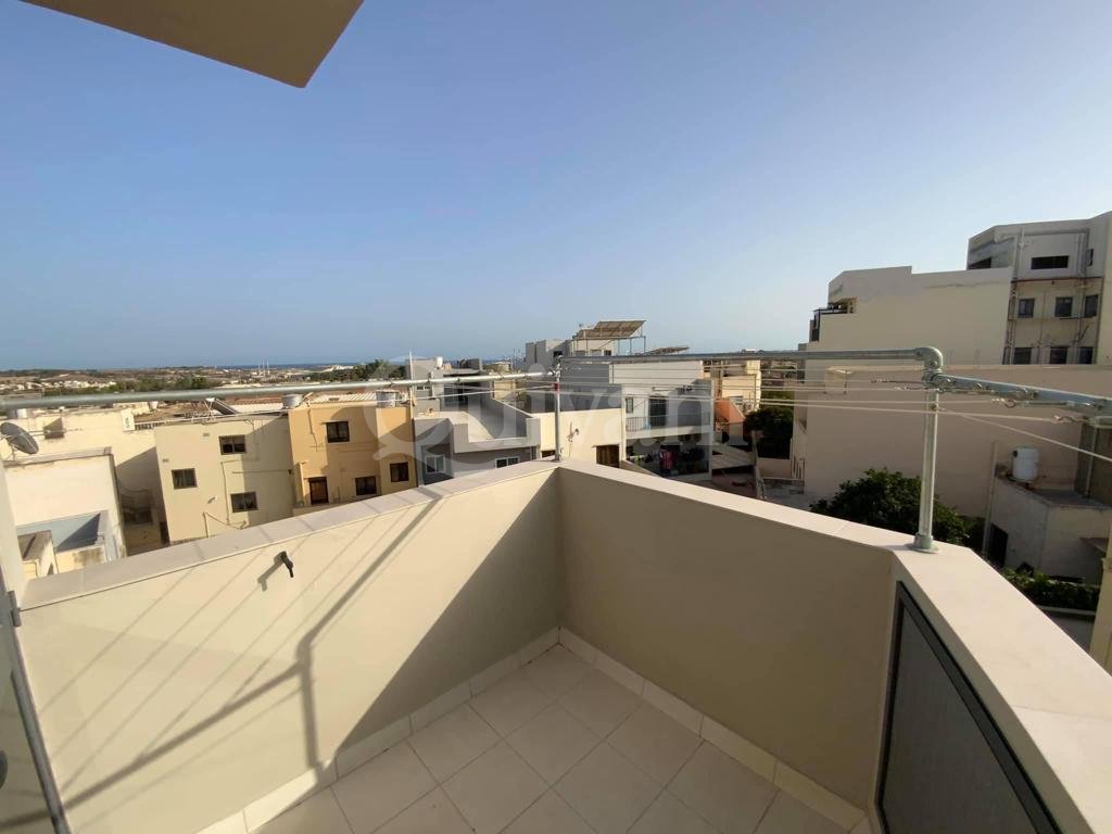 Zejtun, Furnished Penthouse